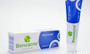 Opakowanie i tubka żelu na trądzik Benzacne. Szukasz benzacne zamiennik? Ten lek z nadtlenkiem benzoilu to skuteczna opcja.